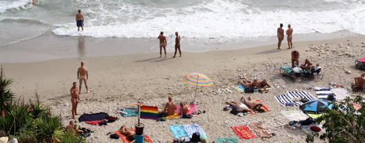 schwuler Urlaub Sitges gay schwul Reise Hotel Strand