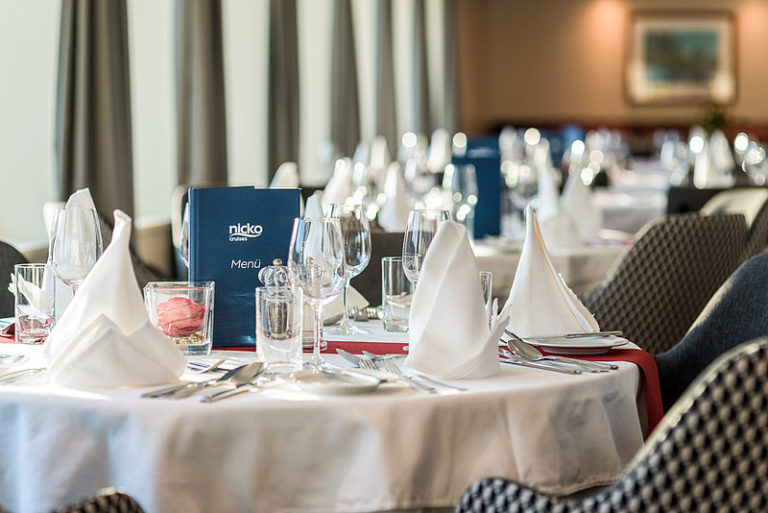 Restaurant Bibliothek Rhone schwule Flusskreuzfahrt Frankreich