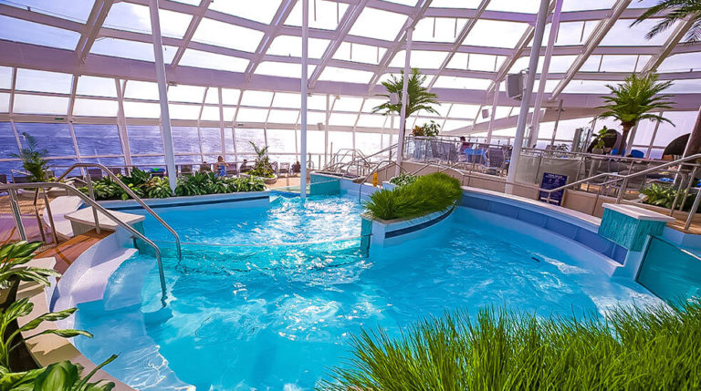 Odyssey Atlantis gay cruise Innenpool