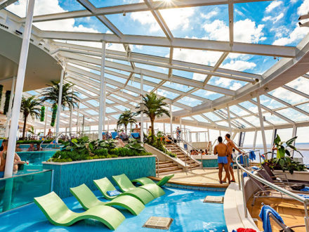 Odyssey Atlantis gay cruise Innenpool
