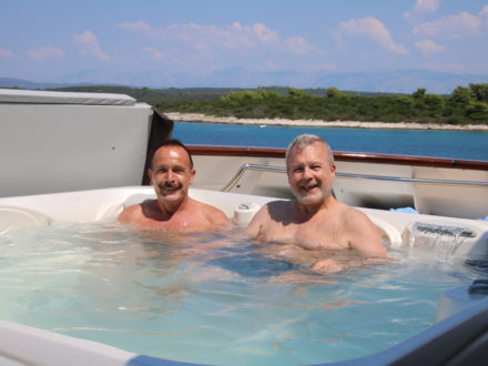 Yacht schwule Kreuzfahrt Kroatien Jacuzzi