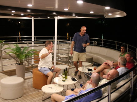 Yacht schwule Kreuzfahrt Kroatien Terrasse