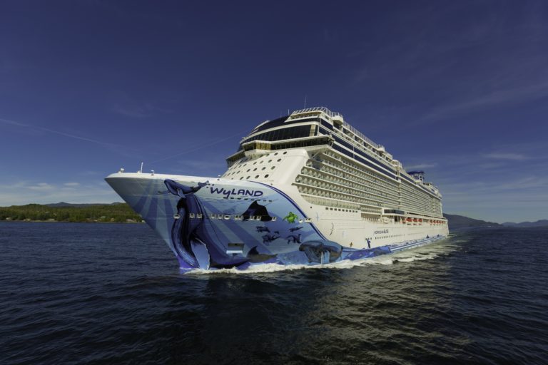 Norwegian Bliss gay cruise
