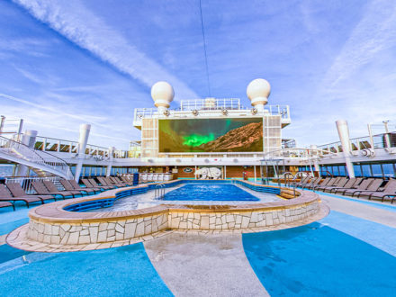 Pooldeck Norwegian Bliss