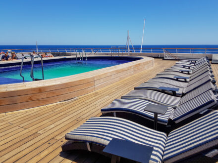 Lido Pool schwule Kreuzfahrt deutsch