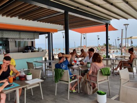 Melia Costa del Sol Torremolinos gay friendly Hotel Dachterrasse Bar