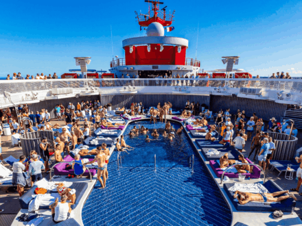 Atlantis Karibik gay cruise Virgin Poolparty