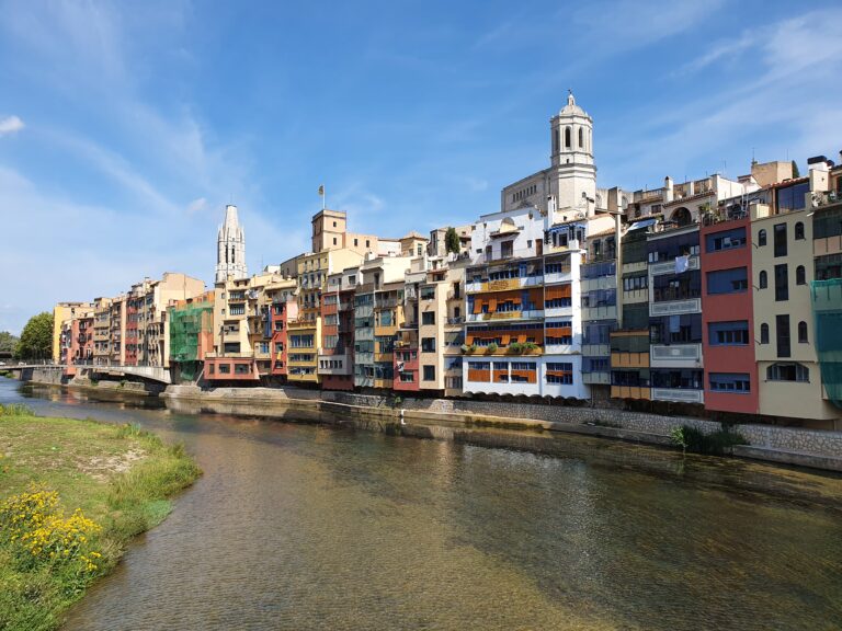 Spanien Mietwagenrundreise gay Katalonien Girona