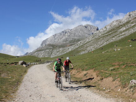 Kantabrien Spanien Mietwagenrundreise gay Radfahren